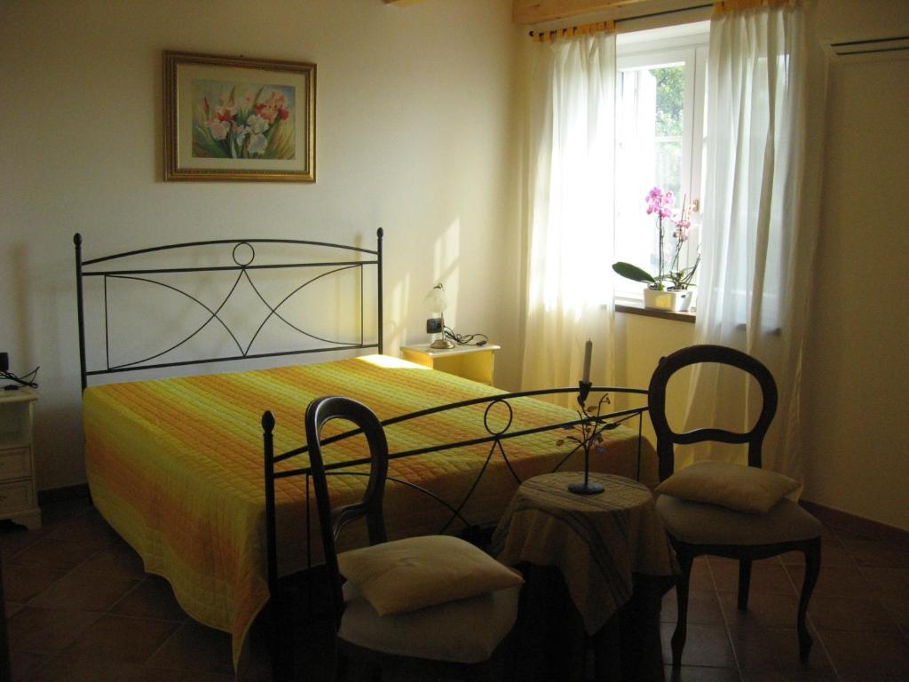 Agriturismo Cascina Serra Cossano Belbo Pokoj fotografie