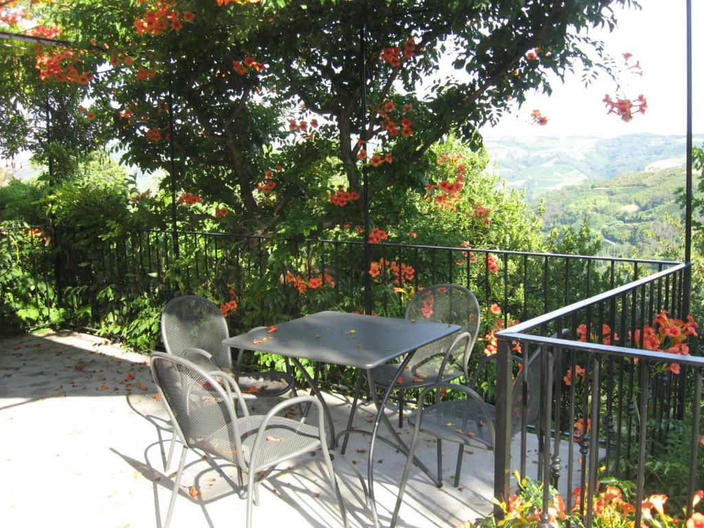 Agriturismo Cascina Serra Cossano Belbo Pokoj fotografie